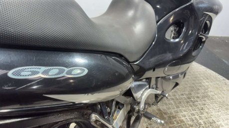 Suzuki GSX 2002 47K RUNNING PROJECT BIKE SPARES OR REPAIR 600CC COMMUTER 35