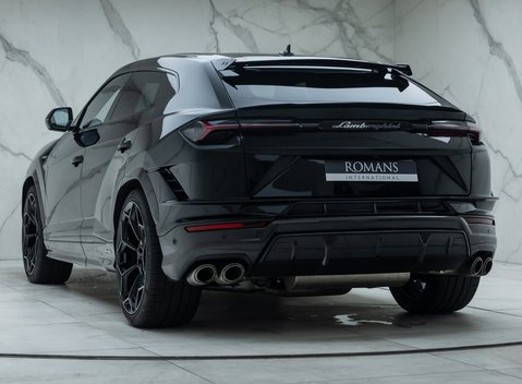 Lamborghini Urus PERFORMANTE 10