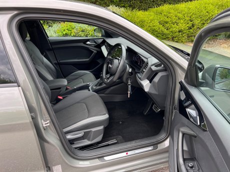 Audi A1 1.0 TFSI 30 S line Sportback S Tronic Euro 6 (s/s) 5dr 23