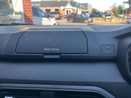 Dacia Sandero 1.0 TCe Essential Euro 6 (s/s) 5dr 29