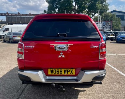 Mitsubishi L200 2.4 L200 Barbarian DI-D Auto 4WD 6