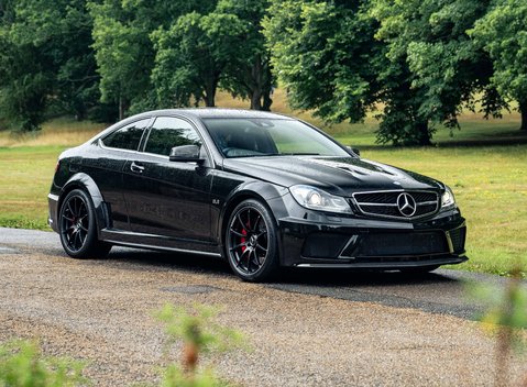 Mercedes-Benz C63 AMG Black Series 2