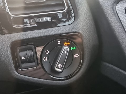 Volkswagen Golf R LINE EDITION TDI BLUEMOTION TECHNOLOGY 45