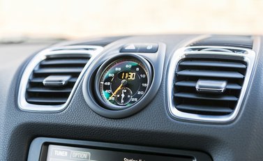 Porsche Cayman GT4 15