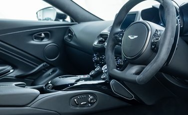 Aston Martin Vantage 10