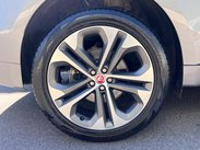 Jaguar F-Pace 2.0 D200 MHEV R-Dynamic HSE Auto AWD Euro 6 (s/s) 5dr 57