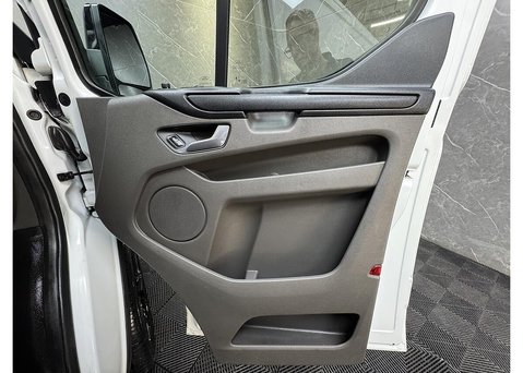 Ford Transit Custom 2.0 340 EcoBlue Trend Panel Van 5dr Diesel Manual L2 H1 Euro 6 (s/s) (130 p 32