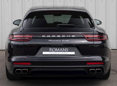Porsche Panamera Turbo Sport Turismo 5
