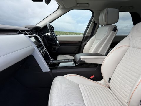 Land Rover Discovery SDV6 HSE LUXURY 47