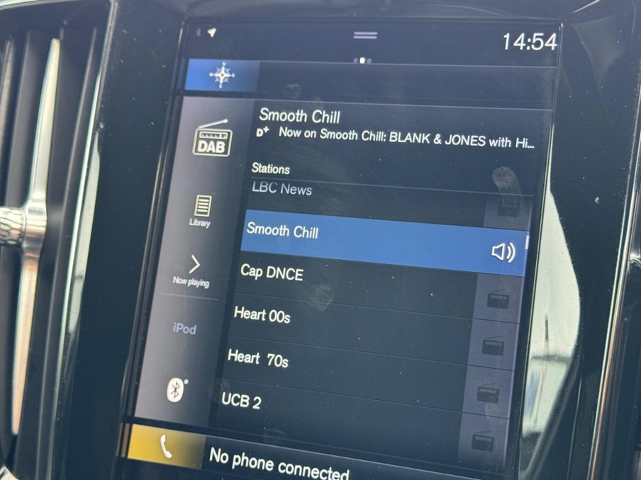2021 Volvo V60 — image 18
