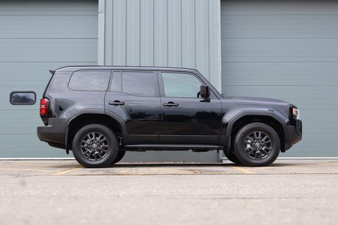 Toyota Land Cruiser COMMERCIAL Ask about OEM rear seat conversion by Seeker UK 8