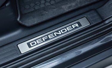 Land Rover Defender OCTA EDITION ONE 35