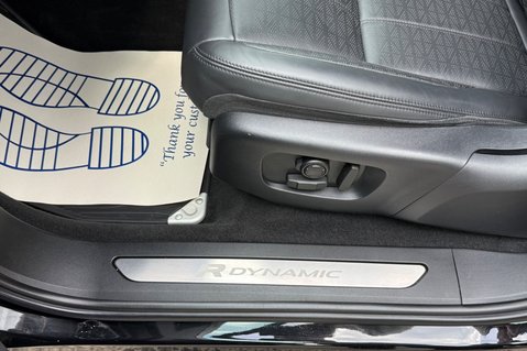 Land Rover Range Rover Evoque R-DYNAMIC HSE MHEV - 360 DEGREE CAMERAS -20 INCH ALLOYS - APPLE CARPLAY 25