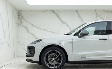 Porsche Macan T 29