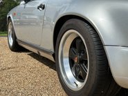 Porsche 911 CARRERA 3.2 CONVERTIBLE 22