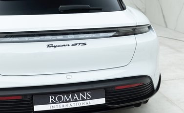 Porsche Taycan GTS Sport Turismo 27