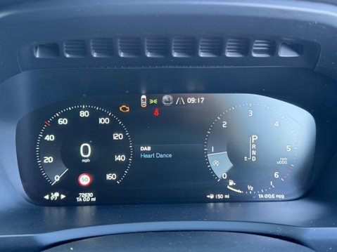Volvo XC90 2.0 D5 PowerPulse R-Design Pro Auto 4WD Euro 6 (s/s) 5dr 29