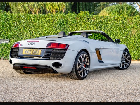 Audi R8 5.2 R8 Spyder Quattro V10 Semi-Auto 4WD 2dr 10