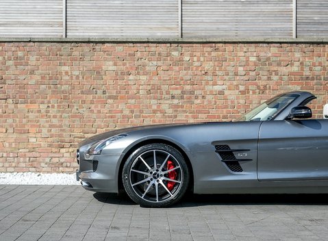 Mercedes-Benz SLS GT Roadster 22