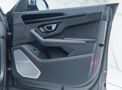 Lamborghini Urus S 31
