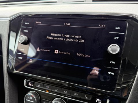 Volkswagen Passat 1.4 TSI 13kWh GTE Saloon 4dr Petrol Plug-in Hybrid DSG Euro 6 (s/s) (218 ps 43
