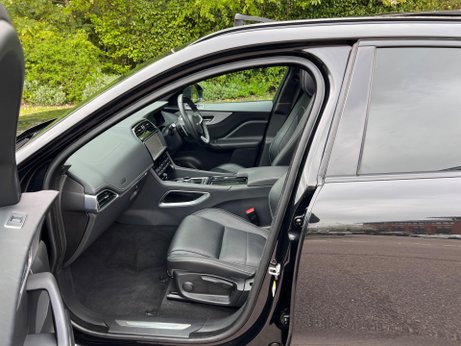 Jaguar F-Pace 2.0 D180 R-Sport Auto AWD Euro 6 (s/s) 5dr 28