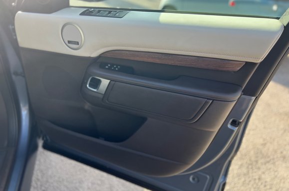 Land Rover Discovery 3.0 SD6 HSE LUXURY AUTO PAN ROOFS 14