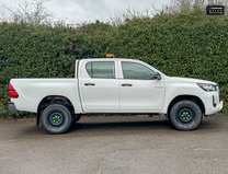 Toyota Hilux Active | 2.4 LT | AC | Sensors | Double Cab | 4