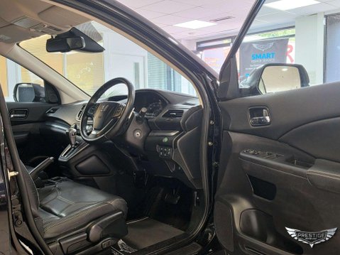 Honda CR-V 2.0 i-VTEC Black Edition Auto 4WD Euro 6 5dr 46