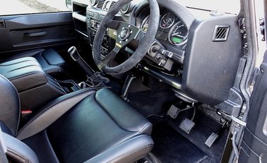 Land Rover Defender 90 Twisted T40 S 16