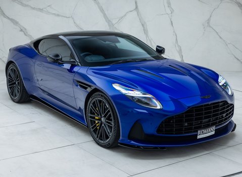 Aston Martin DB12 V8 11