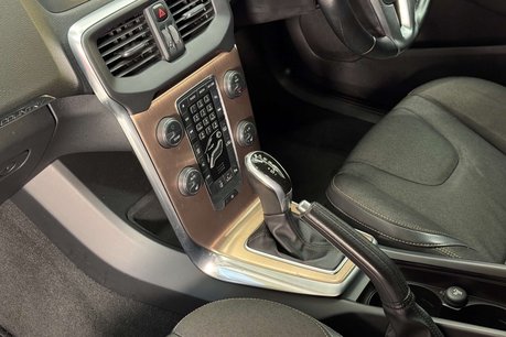 Volvo V40 1.6 T4 Lux Hatchback 5dr Petrol Powershift Euro 5 (s/s) (180 ps) 54