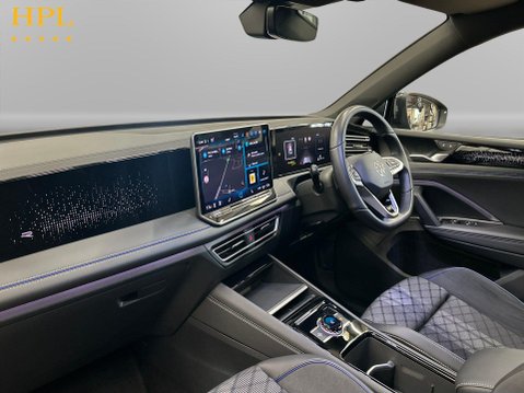 Volkswagen Tiguan 1.5 eTSI MHEV R-Line SUV 5dr Petrol Hybrid DSG Euro 6 (s/s) (150 ps) 1 Owne 15