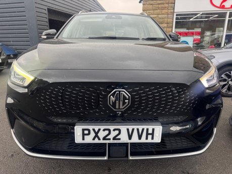 MG ZS TROPHY 3