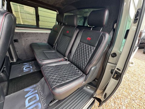 Volkswagen Transporter 2.0 Transporter T32 Highline TDI 4Motion Semi-Auto 4WD 38