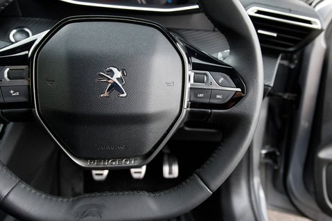 Peugeot 208 PURETECH ALLURE PREMIUM PLUS S/S 19