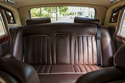 Rolls-Royce Silver Wraith 26