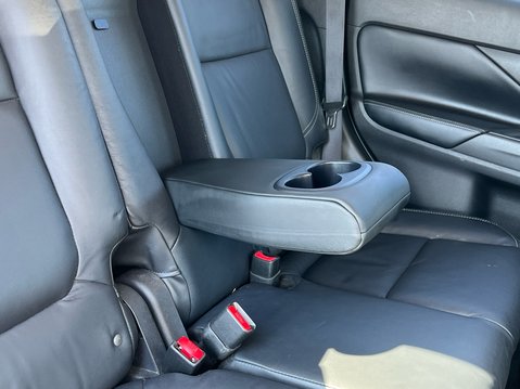 Mitsubishi Outlander 4 39