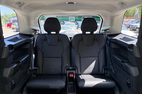 Volvo XC90 B5 INSCRIPTION PRO AWD -B&W -XENIUM PK -PAN ROOF -22S -SURROUND CAMERAS 17