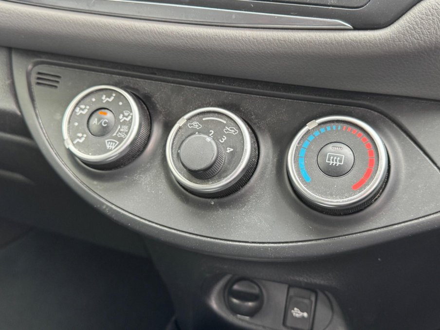 2016 Toyota Yaris — image 18