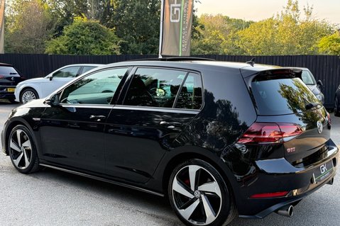 Volkswagen Golf GTI PERFORMANCE TSI DSG - PANORAMIC SUNROOF  2