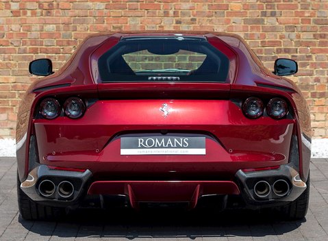 Ferrari 812 Superfast 5