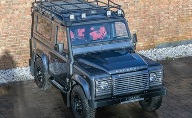 Land Rover Defender 90 TD XS Station Wagon 8