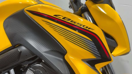 Honda CB 650 NAKED BIKE 2015 ONLY 10K MOT WARRANTY VERY CLEAN 650CC 40