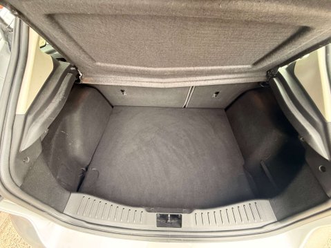 Ford Focus 1.6 Focus Zetec 105 5dr 10