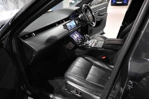 Land Rover Range Rover Evoque R-DYNAMIC HSE MHEV 32