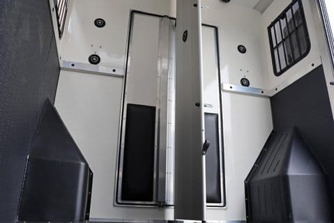 Renault Master DEMO MODEL 3.5 TON ADVANCE 150 AUTO STALLION BUILD SEEKER HORSEBOX REAR BED 36