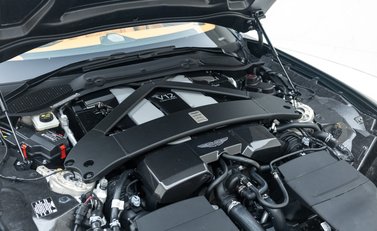 Aston Martin Vanquish Volante 41