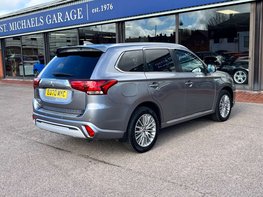 Mitsubishi Outlander 2.4 Outlander Design PHEV CVT 4WD 5dr 8