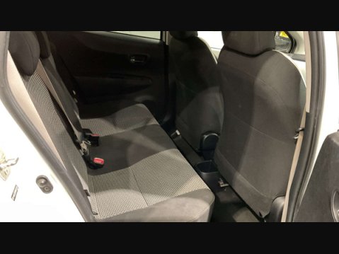 Toyota Yaris 1.3 Yaris Trend VVT-i 5dr 15